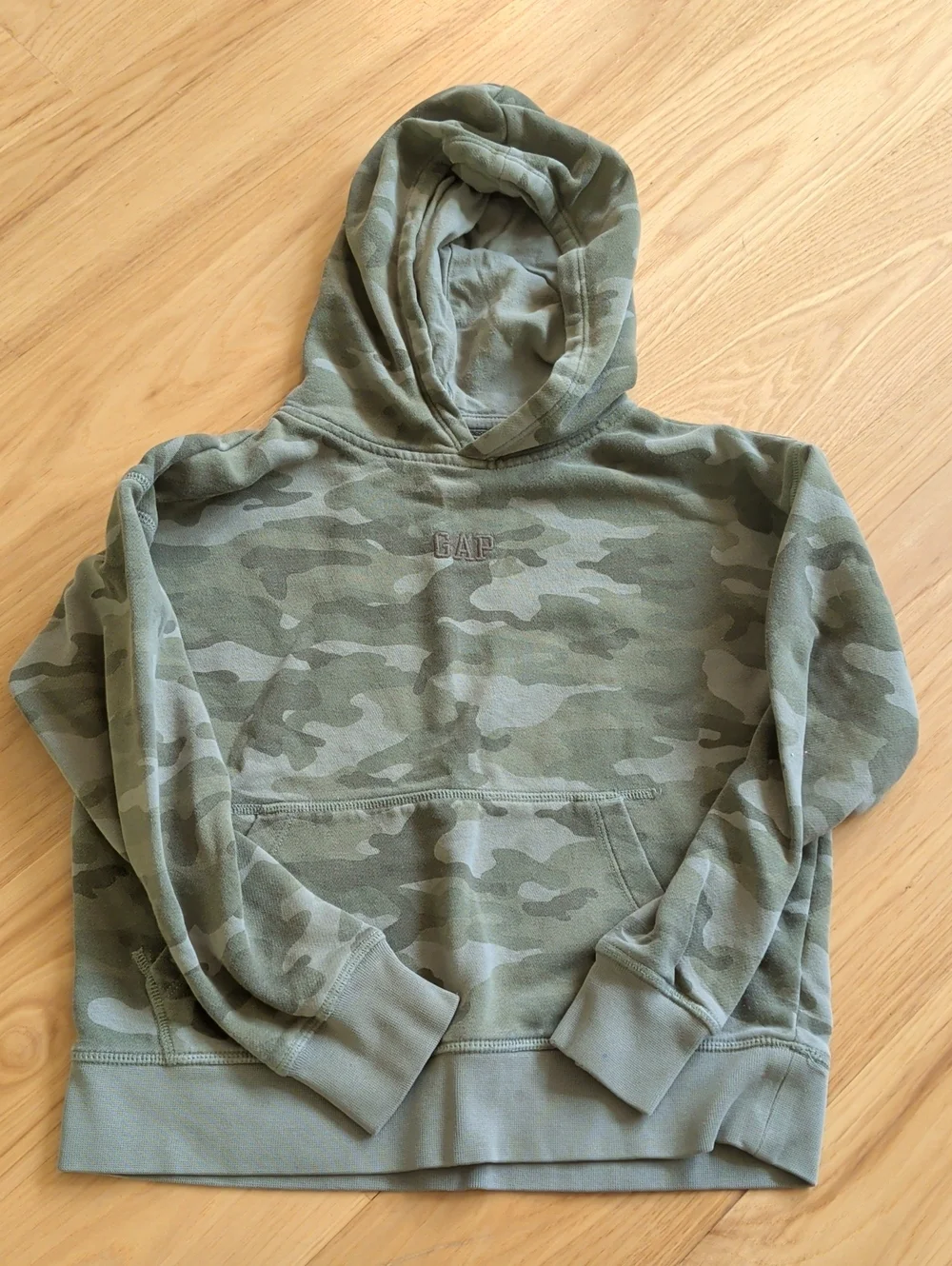 GAP Boy's Olive Green Camo Pullover Hoodie • Size Medium (8)
